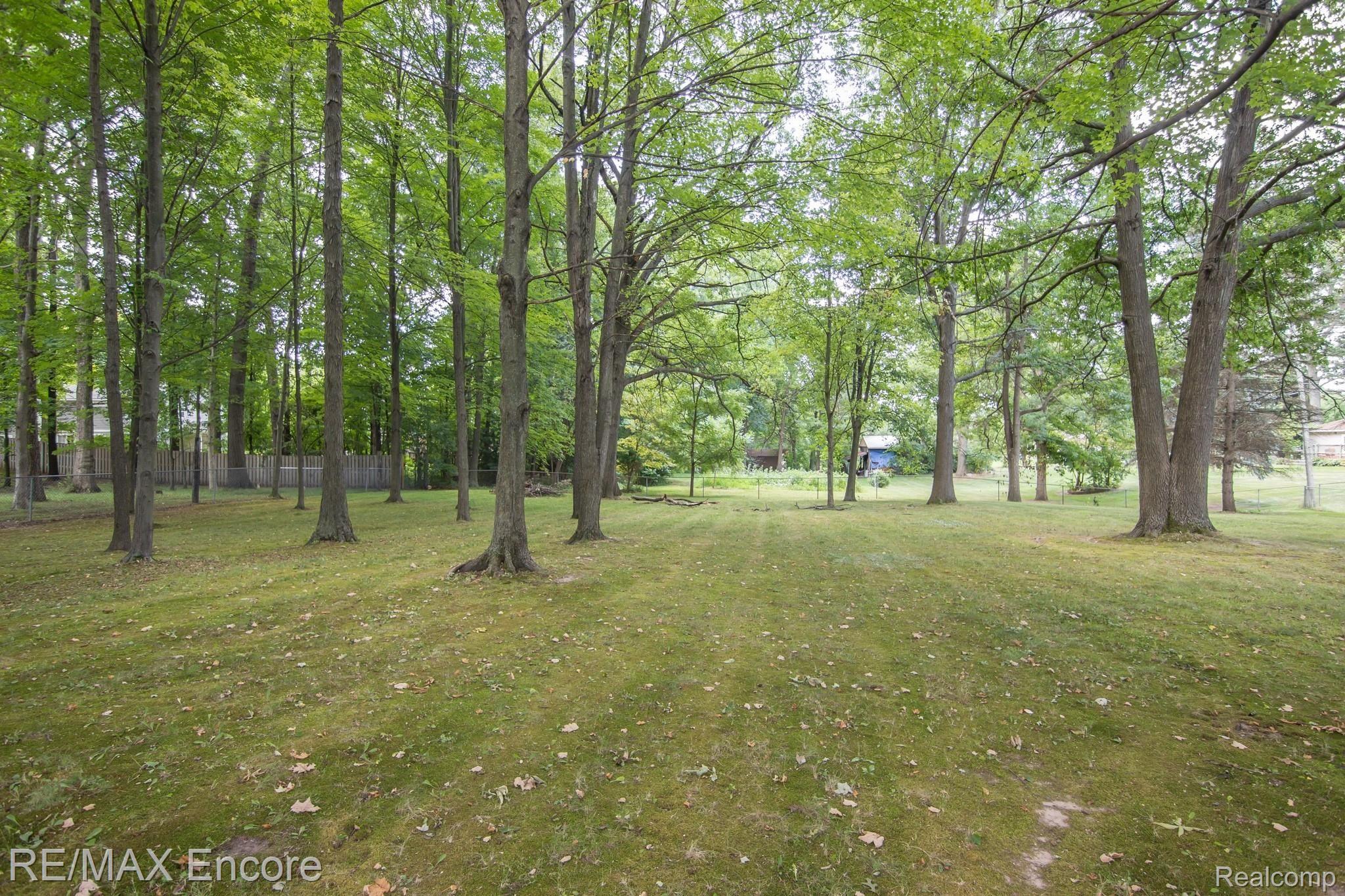 6015 Waldon Road Clarkston, MI 48346 - Photo 27 of 28 Back Yard View 2