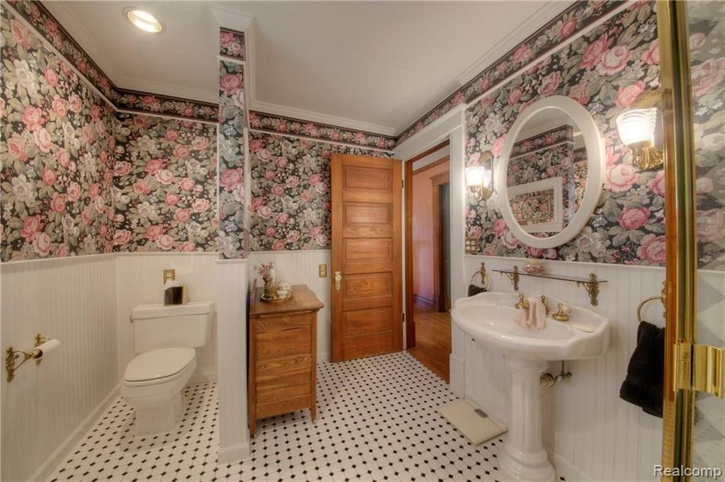 719 West Grand River Road Howell, MI 48843 - Photo 27 of 34