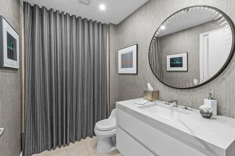 $1,050,000 | 250 East Pearson Street, Unit 1007, Chicago, IL 60611
