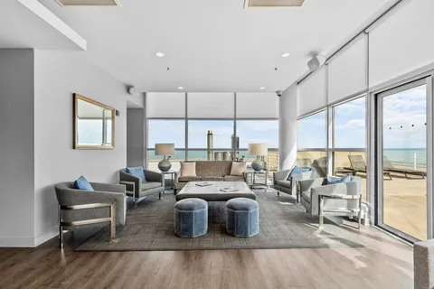 $1,050,000 | 250 East Pearson Street, Unit 1007, Chicago, IL 60611