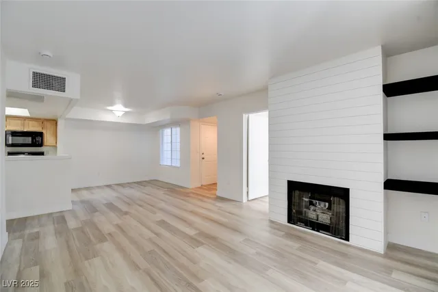 $1,550 | 1908 High Valley Court, Unit 105, Las Vegas, NV 89128