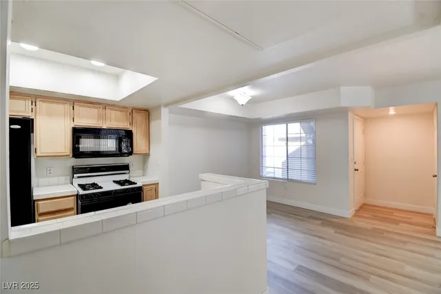 $1,550 | 1908 High Valley Court, Unit 105, Las Vegas, NV 89128