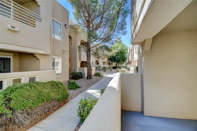 $1,550 | 1908 High Valley Court, Unit 105, Las Vegas, NV 89128