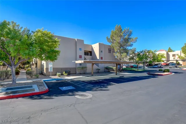 $1,550 | 1908 High Valley Court, Unit 105, Las Vegas, NV 89128