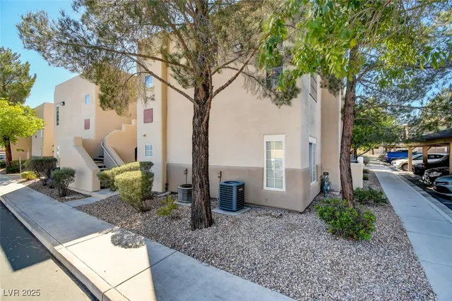 $1,550 | 1908 High Valley Court, Unit 105, Las Vegas, NV 89128