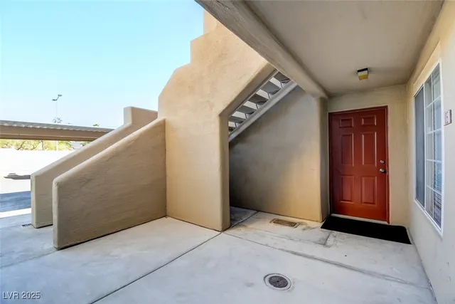$1,550 | 1908 High Valley Court, Unit 105, Las Vegas, NV 89128