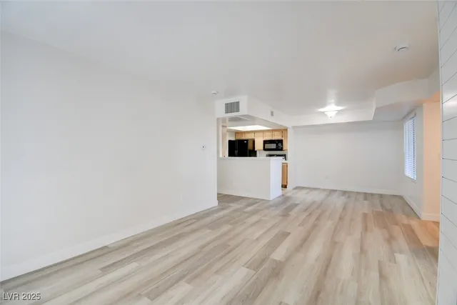 $1,550 | 1908 High Valley Court, Unit 105, Las Vegas, NV 89128