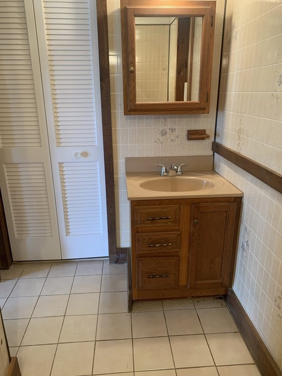 63 King Philip Road Norton, MA 02766 - Photo 12 of 24 Gallery Image 12