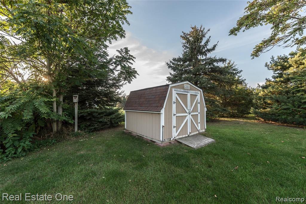 9134 Kestrel Ridge Road Brighton, MI 48116 - Photo 25 of 30
