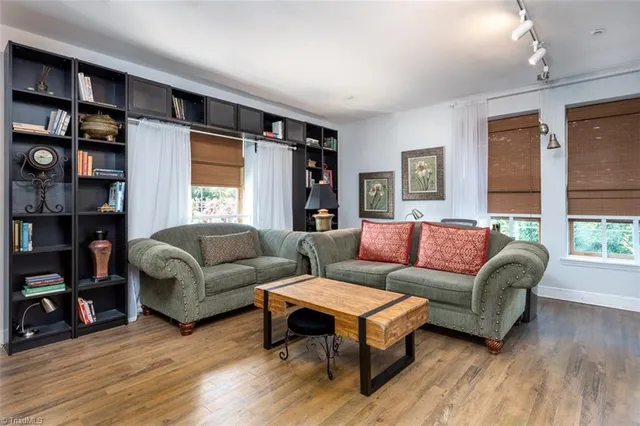 $1,795 | 801 West McGee Street, Unit 25, Greensboro, NC 27401