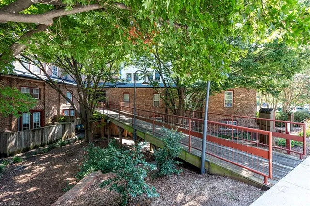 $1,795 | 801 West McGee Street, Unit 25, Greensboro, NC 27401