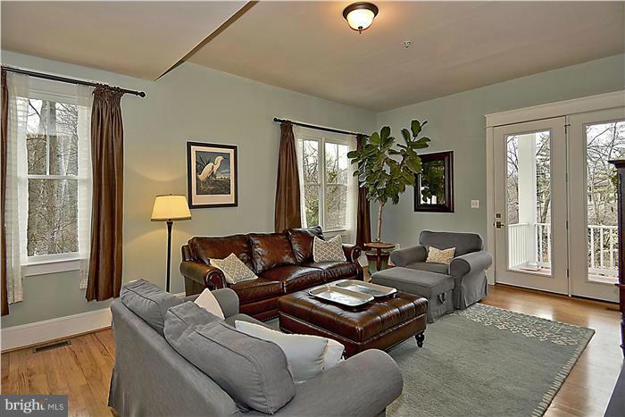 126 Hamilton Avenue Silver Spring, MD 20901 - Photo 13 of 28 Family Room