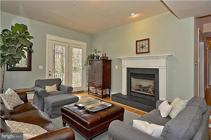 126 Hamilton Avenue Silver Spring, MD 20901 - Photo 14 of 28 Family Room