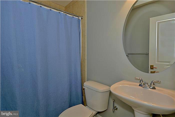 126 Hamilton Avenue Silver Spring, MD 20901 - Photo 20 of 28 Bath
