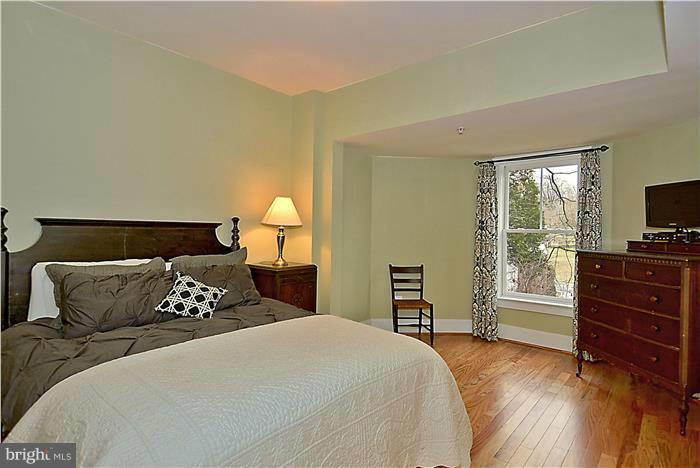 126 Hamilton Avenue Silver Spring, MD 20901 - Photo 26 of 28 Bedroom