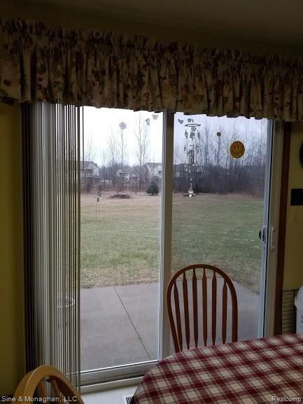 3968 Ravenswood Road Port Huron, MI 48060 - Photo 6 of 16 5.jpg