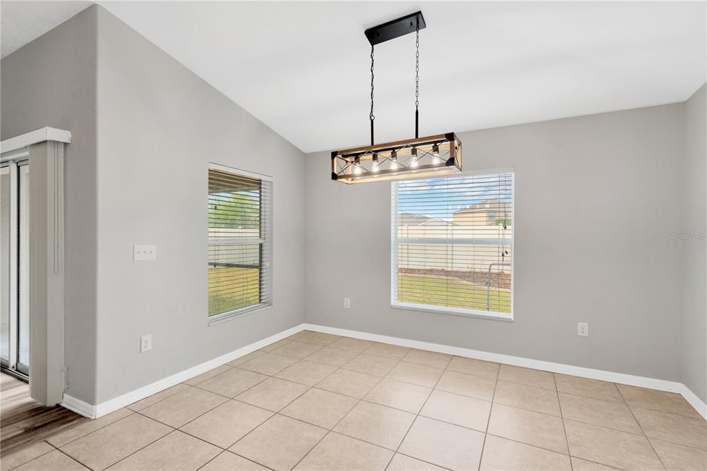8529 Hunters Fork Loop Ruskin, FL 33573 - Photo 7 of 27