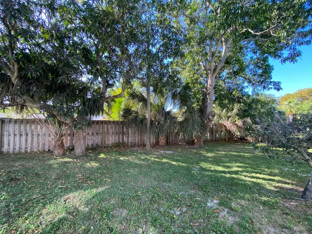 $2,000 | 717 2nd Avenue South, Unit 7, Lake Worth Beach, FL 33460