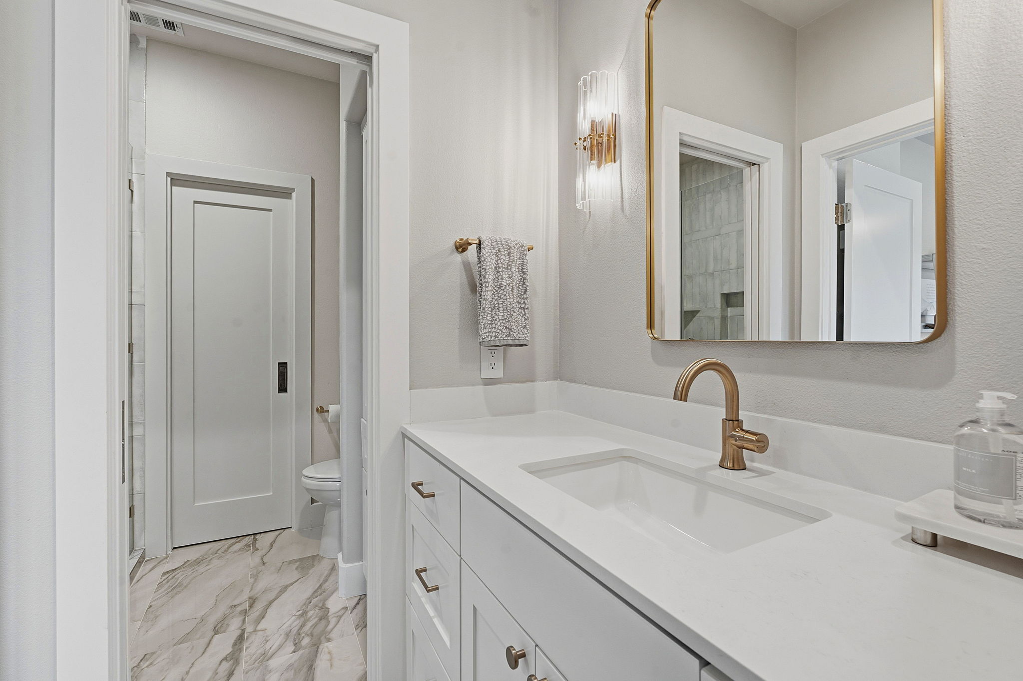 11501 Turtle Lane Austin, TX 78726 - Photo 26 of 37 a bathroom with a sink and a mirror