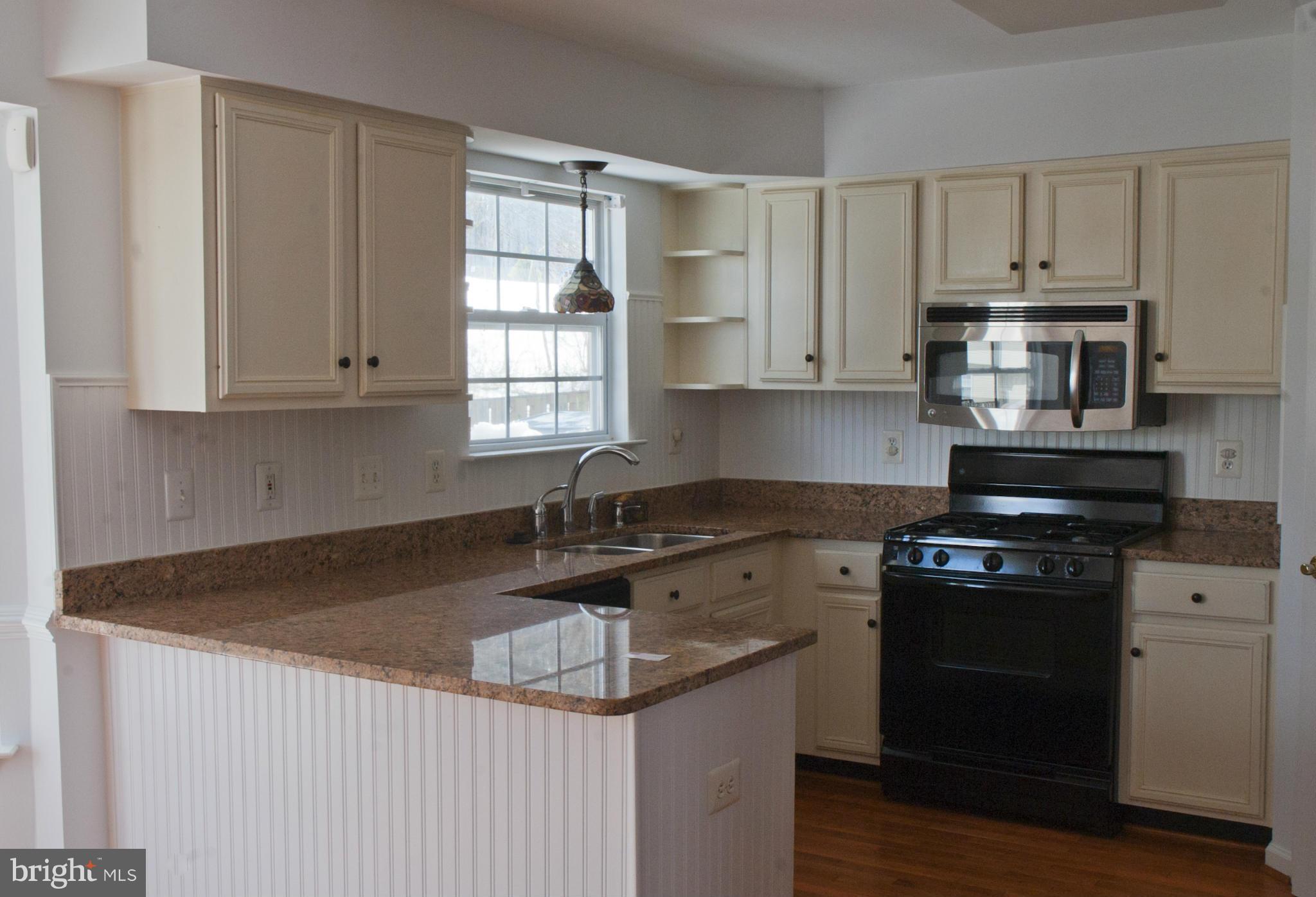 6111 Pine Ridge Terrace Frederick, MD 21701 - Photo 9 of 18 Kitchen