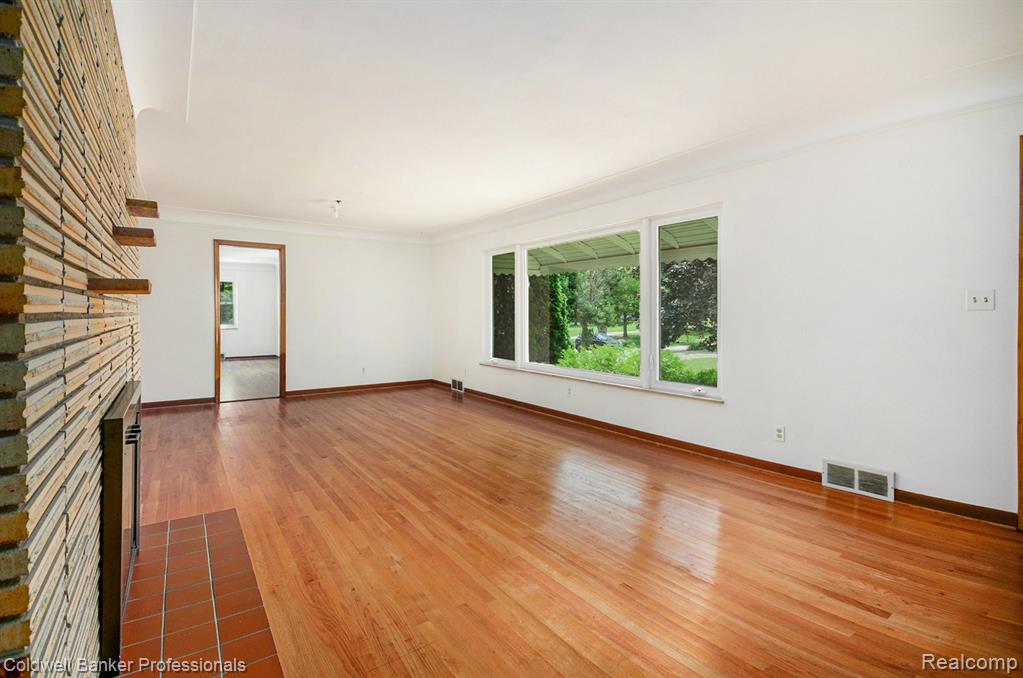 2740 Judah Road Lake Orion, MI 48359 - Photo 7 of 33
