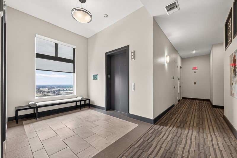 3388 Sage Road, Unit 2302 Houston, TX 77056 - Photo 35 of 37 Elevator Hallway