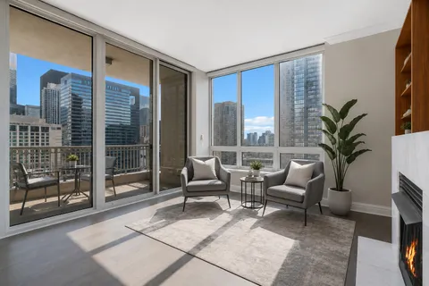 $999,500 | 55 East Erie Street, Unit 1705, Chicago, IL 60611
