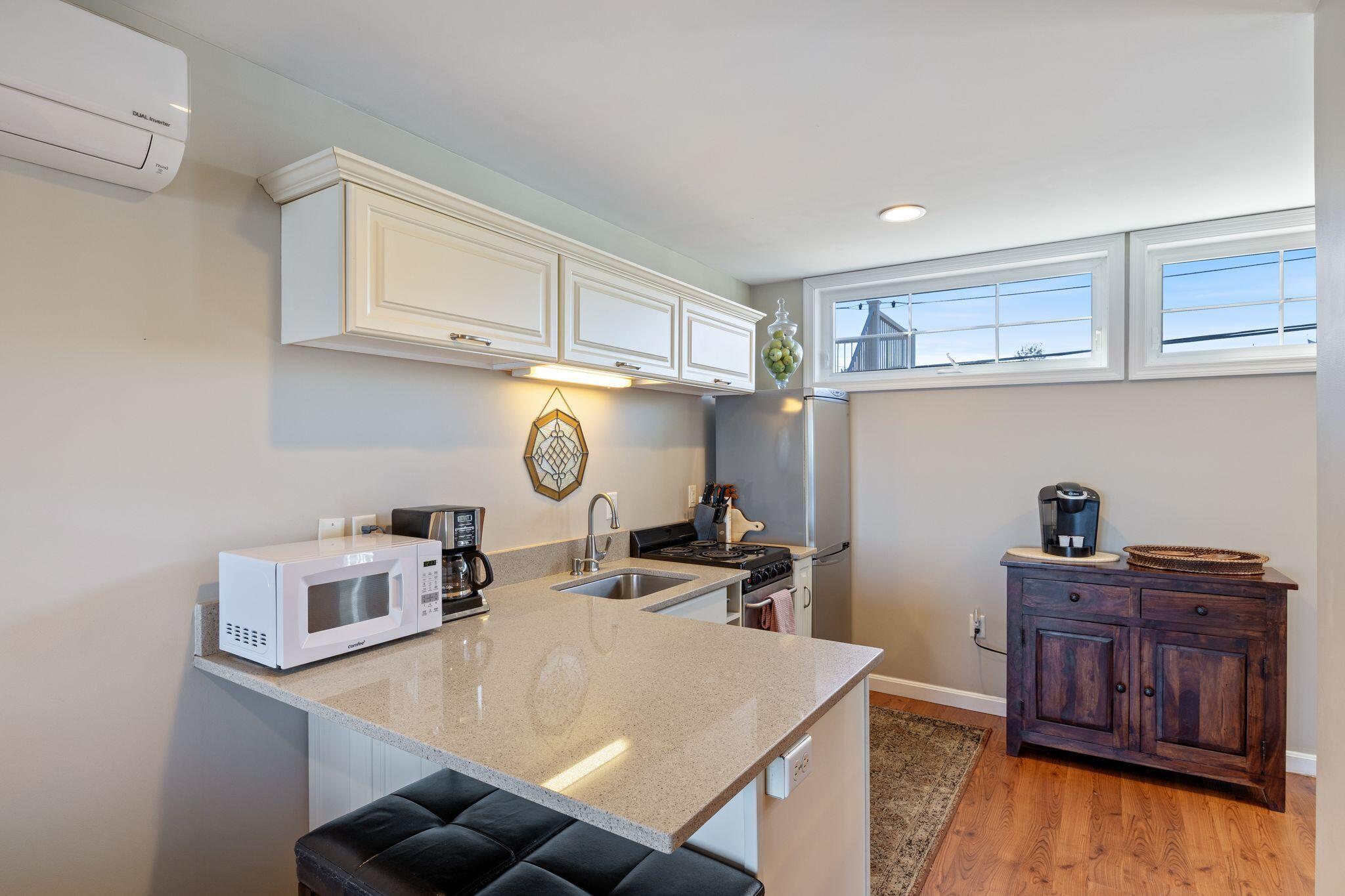113 Perkins Cove Road Ogunquit, ME 03907 - Photo 11 of 28 kitchen
