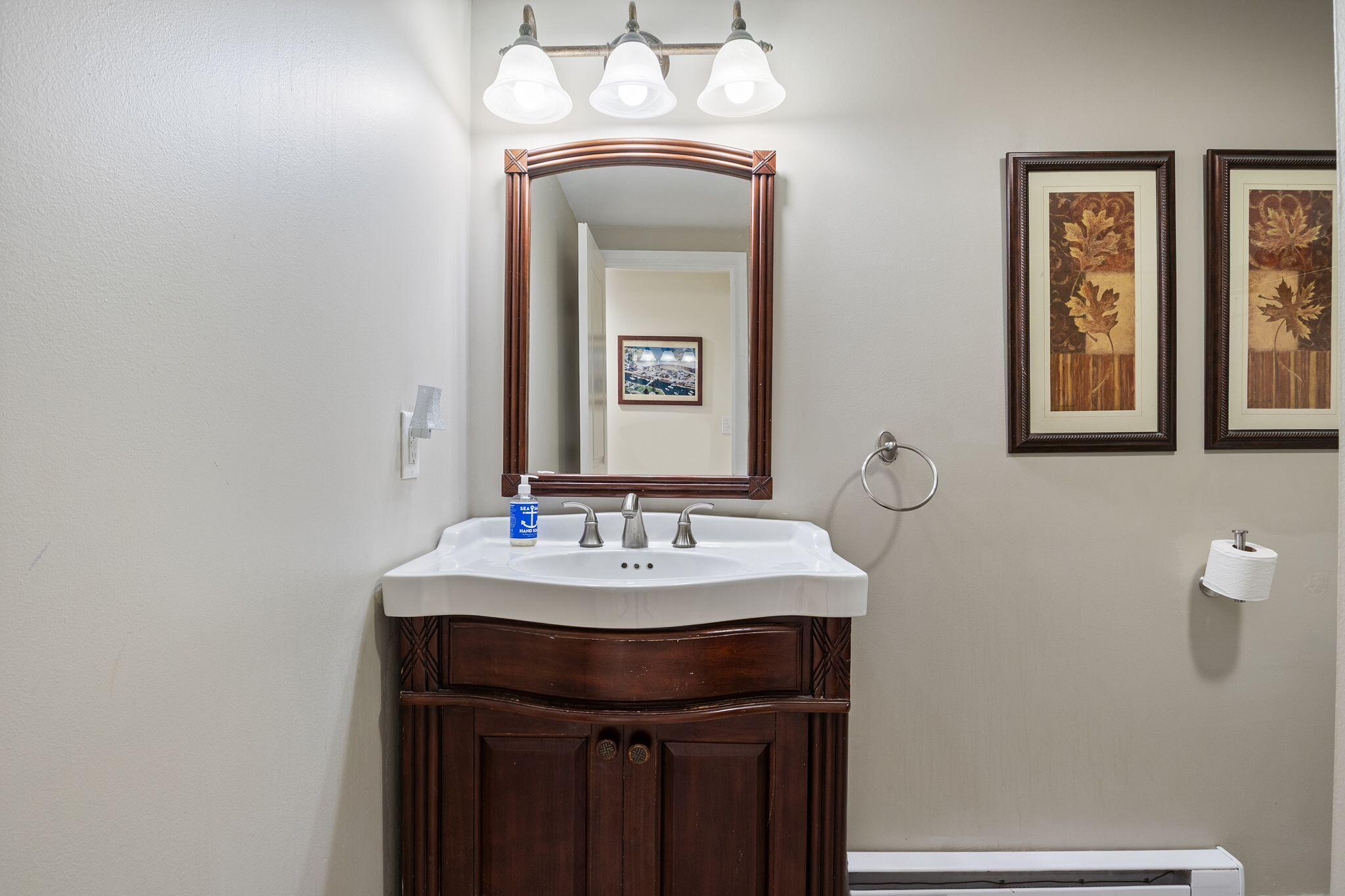 113 Perkins Cove Road Ogunquit, ME 03907 - Photo 23 of 28 lower level full bath