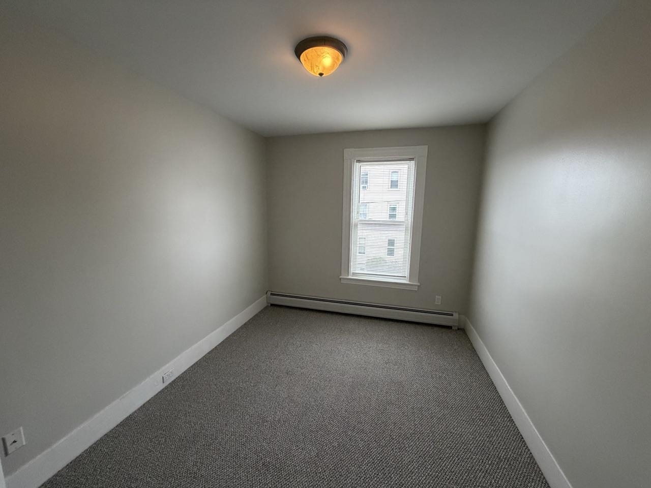 579 Clay Street, Unit 2 Manchester, NH 03103 - Photo 10 of 14 Gallery Image 10