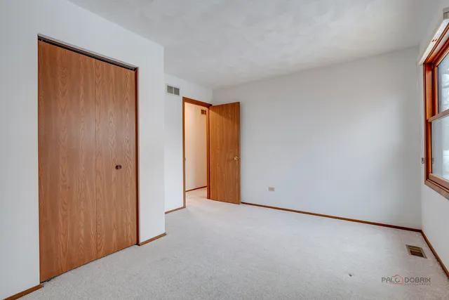 $409,900 | 4481 Country Trail, Gurnee, IL 60031