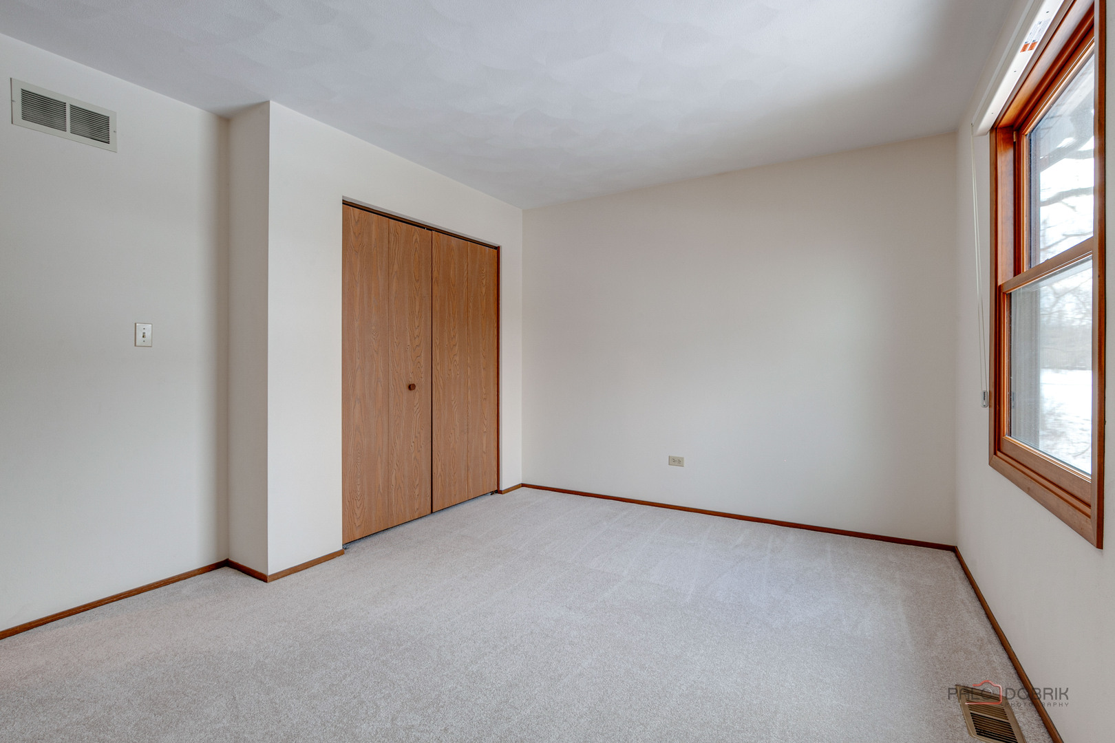4481 Country Trail Gurnee, IL 60031 - Photo 21 of 42 an empty room with windows