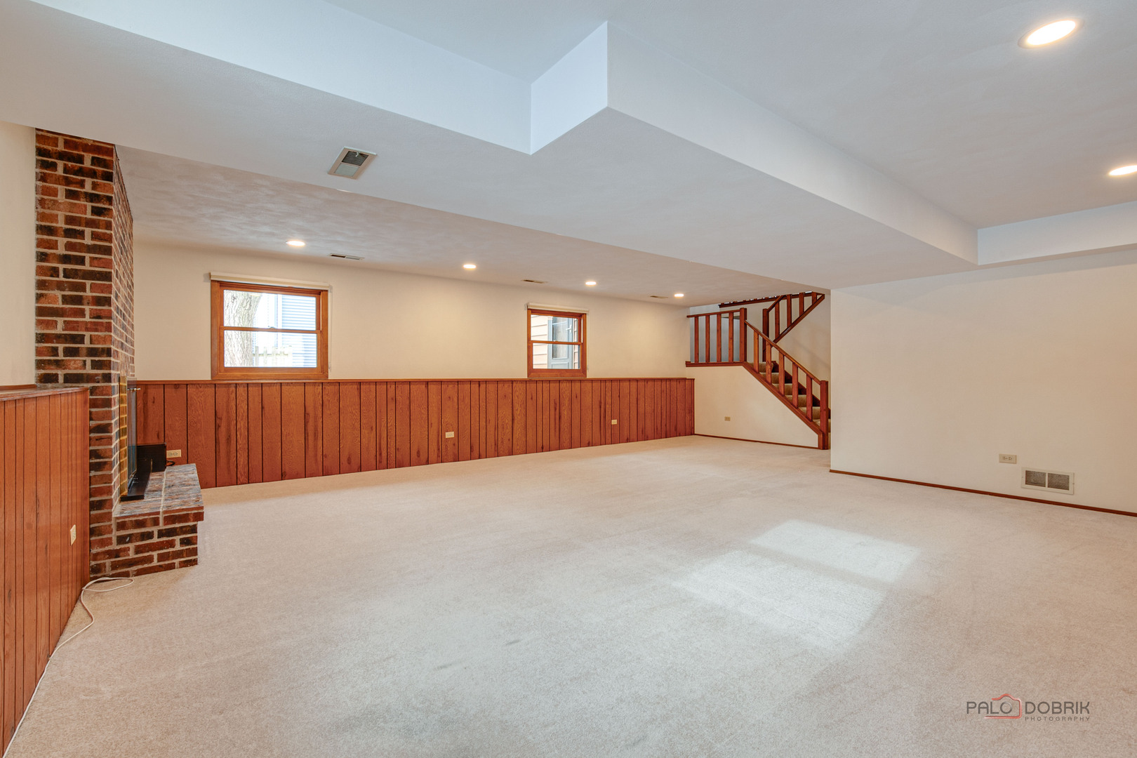 4481 Country Trail Gurnee, IL 60031 - Photo 28 of 42 an empty room with windows and pillars in it
