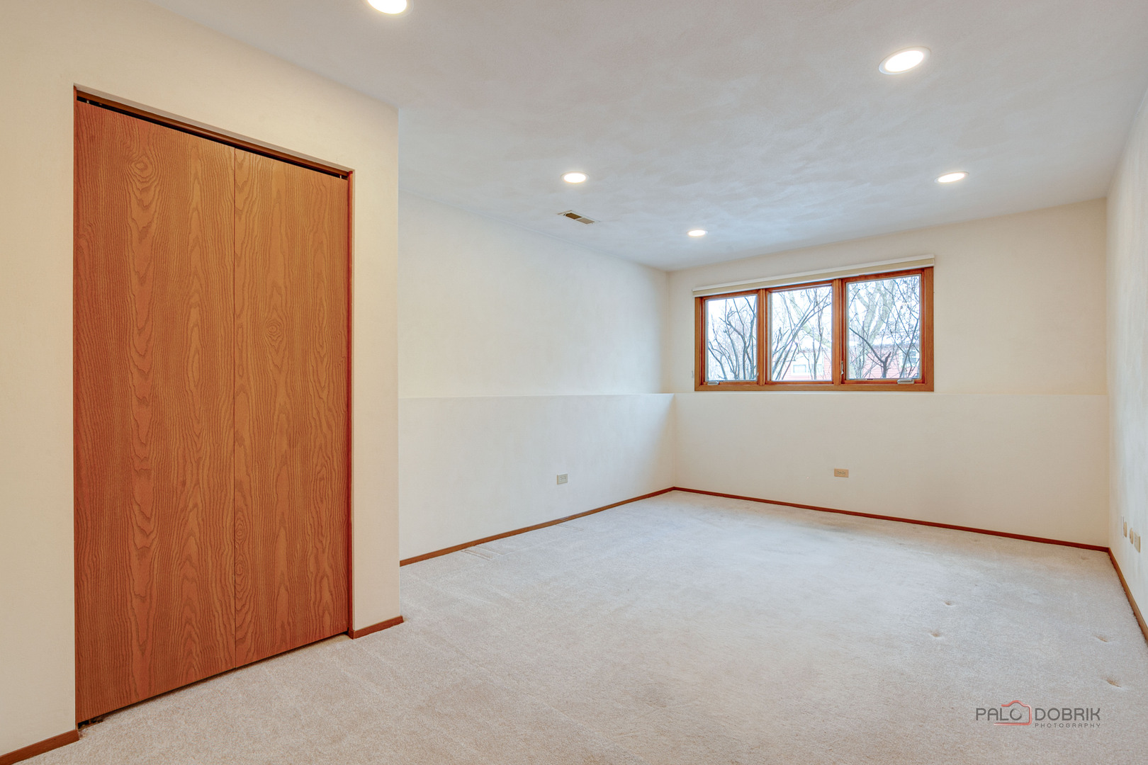 4481 Country Trail Gurnee, IL 60031 - Photo 31 of 42 an empty room with windows