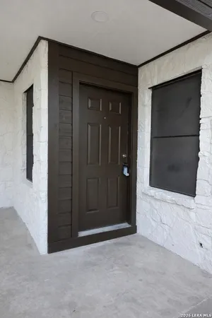 $1,975 | 507 West 5th Street, Converse, TX 78109