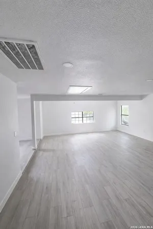 $1,975 | 507 West 5th Street, Converse, TX 78109