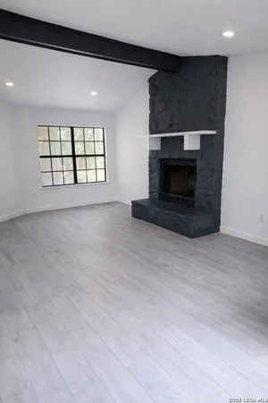 $1,975 | 507 West 5th Street, Converse, TX 78109