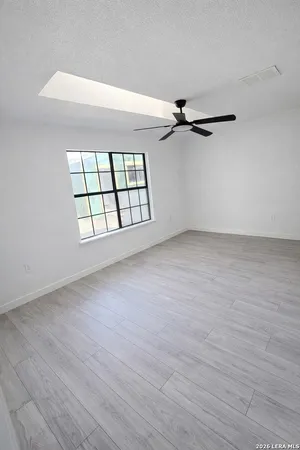 $1,975 | 507 West 5th Street, Converse, TX 78109