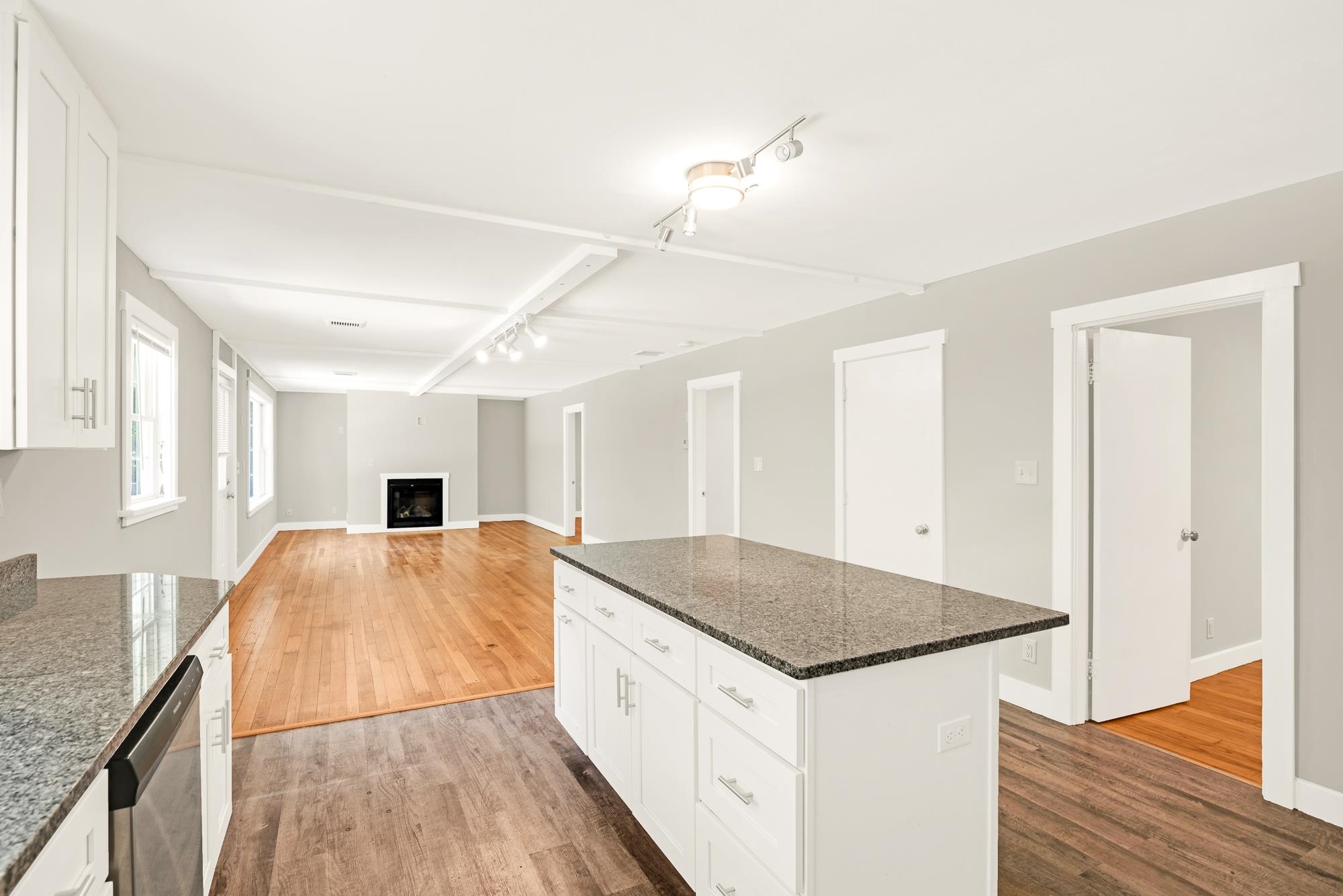 337 Old Garrison Road Dover, NH 03820 - Photo 15 of 37