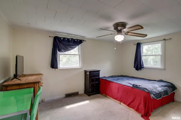 $145,500 | 1210 Shady Acres Lane, Quincy, IL 62305