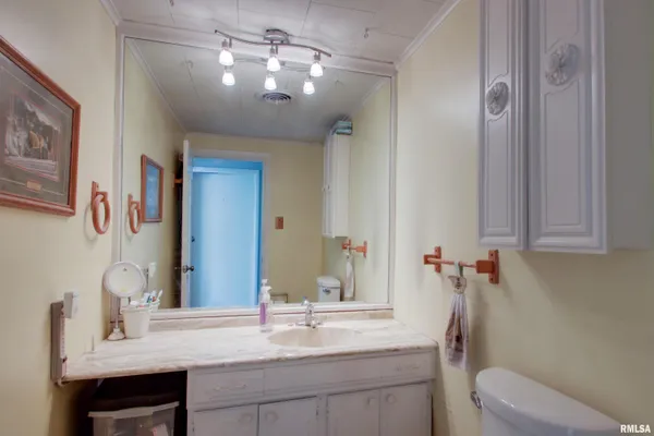 $145,500 | 1210 Shady Acres Lane, Quincy, IL 62305