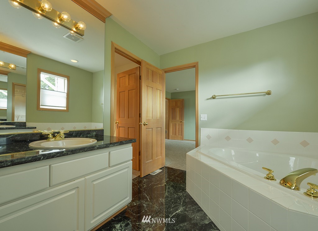 3507 Northeast 23rd Court Renton, WA 98056 - Photo 11 of 25 Gallery Image 11