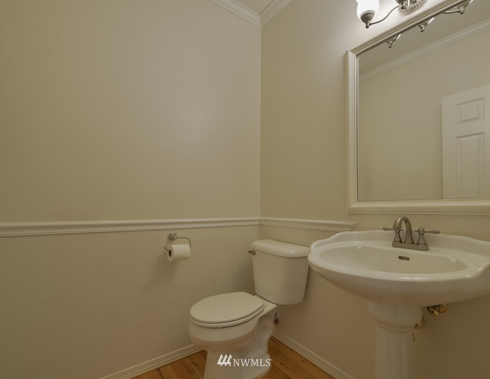 3507 Northeast 23rd Court Renton, WA 98056 - Photo 7 of 25 Gallery Image 7