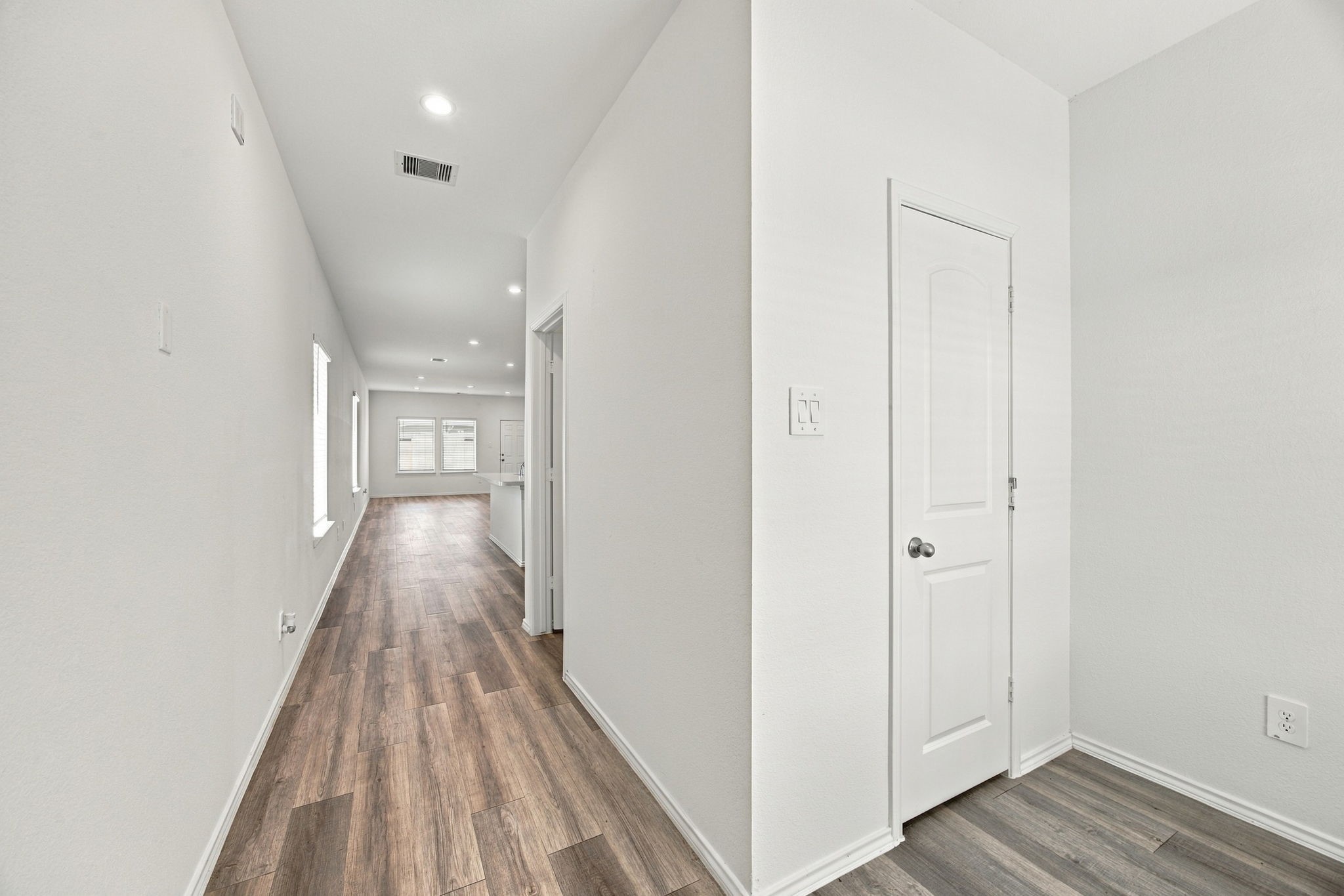 12219 Ridge River Lane Houston, TX 77067 - Photo 4 of 29 Beautiful long foyer provides the privacy every homeowner desires