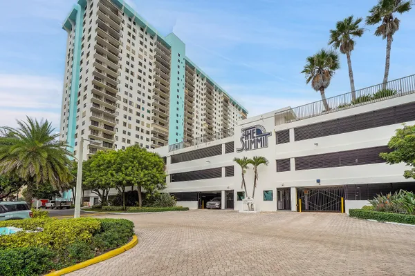 $520,000 | 1201 South Ocean Drive, Unit 506S, Hollywood, FL 33019