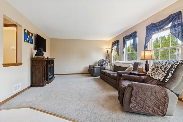 $385,000 | 4535 Heron Drive, Lake In The Hills, IL 60156