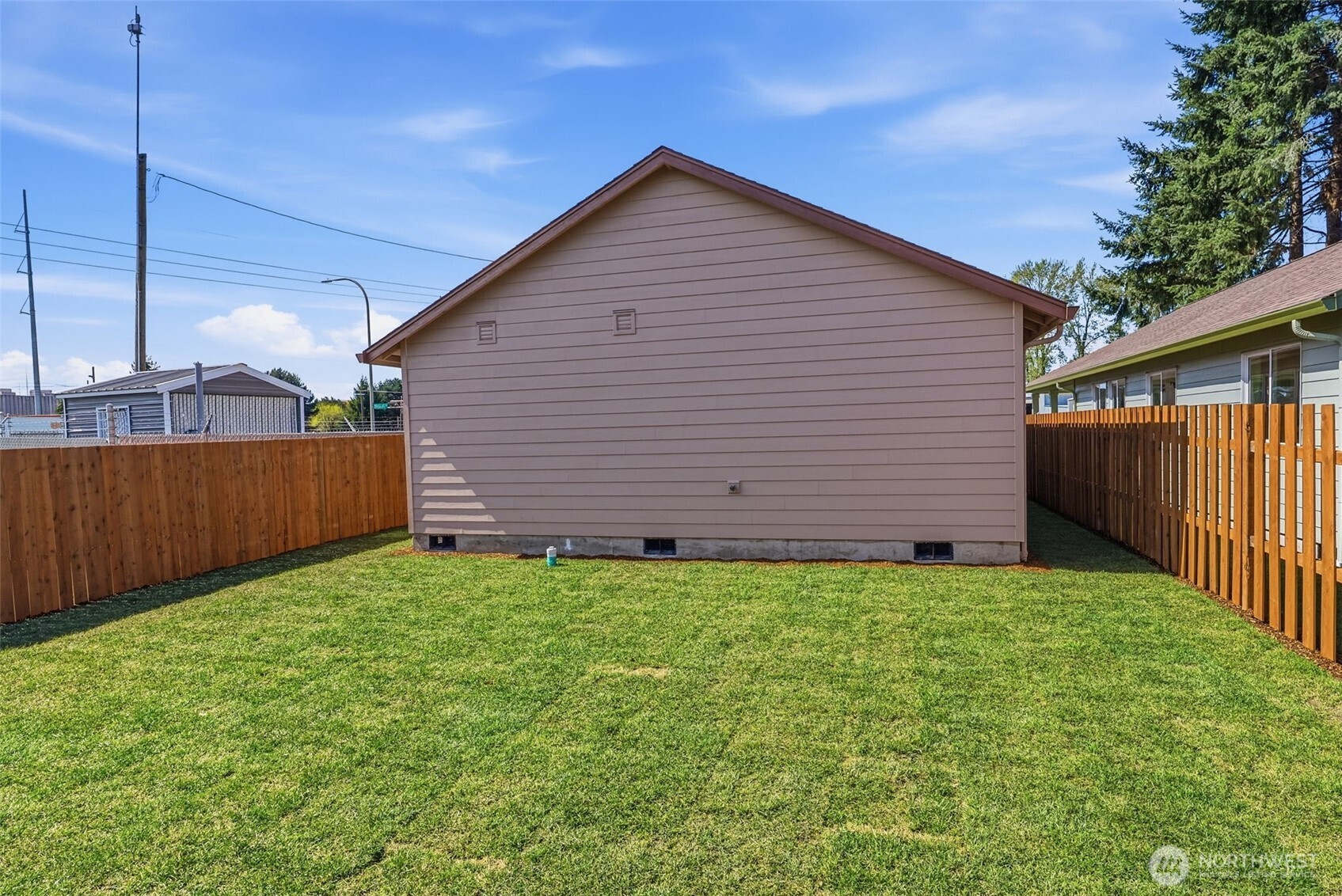 204 Douglas Street Longview, WA 98632 - Photo 14 of 31 a view of a backyard