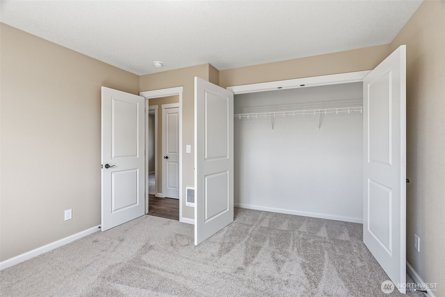 204 Douglas Street Longview, WA 98632 - Photo 29 of 31 a view of an empty room