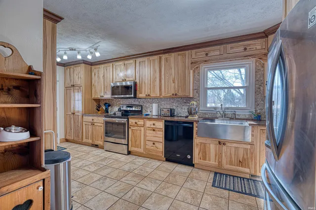 $255,000 | 10401 Wolfinger Road, Mount Vernon, IN 47620