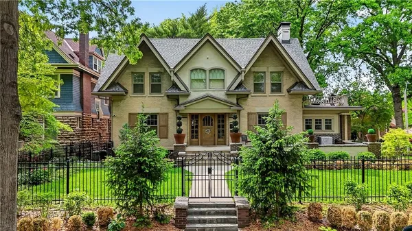 $810,000 | 3820 Campbell Street, Kansas City, MO 64109